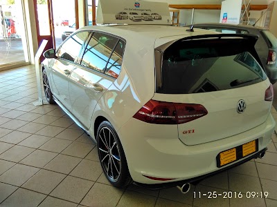 car-dealer