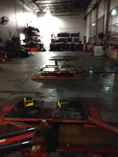 Tire Shop «Discount Tire Store - Eden Prairie, MN», reviews and photos, 7915 Eden Rd, Eden Prairie, MN 55344, USA