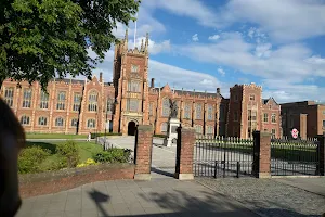 Queen's Accommodation image