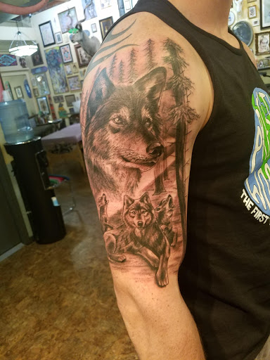 Tattoo Shop «Colossus Tattoo», reviews and photos, 225 W University Dr, Tempe, AZ 85281, USA