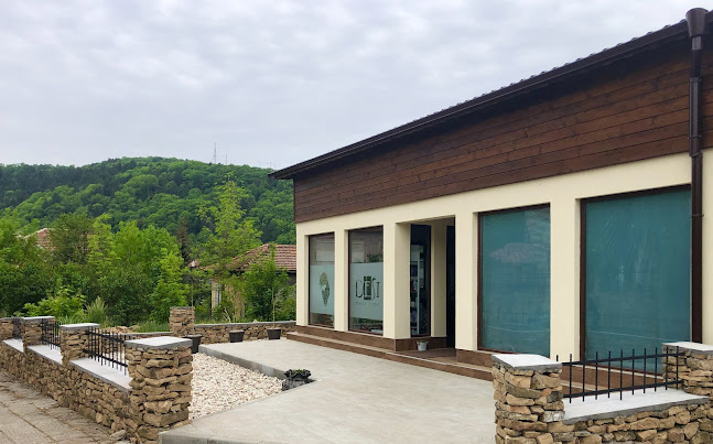 Студио „Деси“