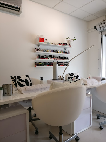 Hudpleje og Skønhedssalon HQ Nails & Beauty