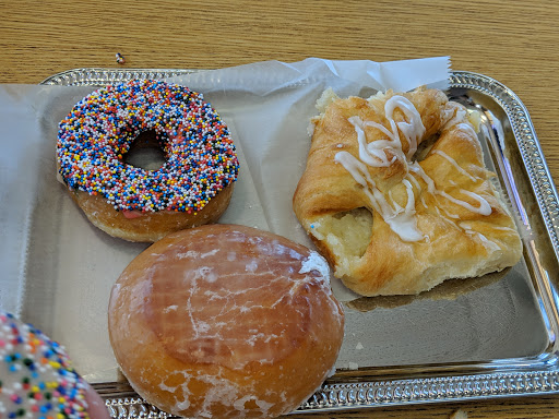 Donut Shop «Good Things Donuts», reviews and photos, 625 Eglin Pkwy NE, Fort Walton Beach, FL 32547, USA