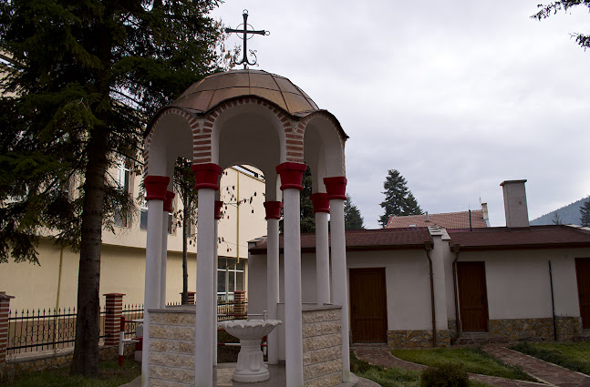 Храм-паметник "Свети Георги-Победоносец" - църква