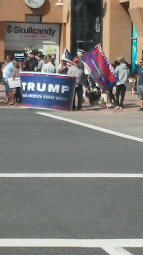 Beach Resort «Surf City Store», reviews and photos, 315 Pacific Coast Hwy, Huntington Beach, CA 92648, USA