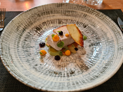 194x228