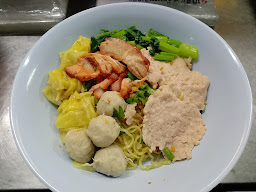 ร้านก๋วยเตี๋ยวเจ๊นา