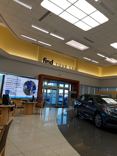 Used Car Dealer «CarMax», reviews and photos, 10315 Hickman Rd, Urbandale, IA 50322, USA