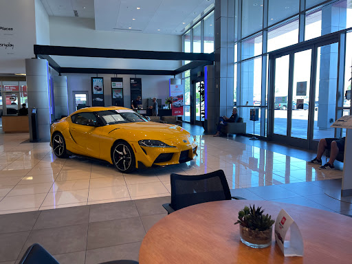 Toyota Dealer «Larry H. Miller Toyota Peoria», reviews and photos, 8633 W Bell Rd, Peoria, AZ 85382, USA