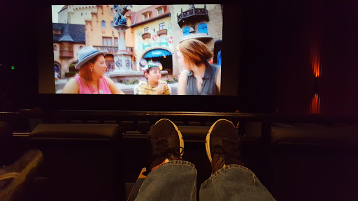 Movie Theater «Regal Cinemas Quaker Crossing 18», reviews and photos, 3450 Amelia Drive, Orchard Park, NY 14127, USA