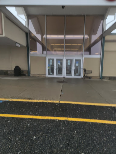 Shopping Mall «Essex Green Shopping Center», reviews and photos, 495 Prospect Ave, West Orange, NJ 07052, USA
