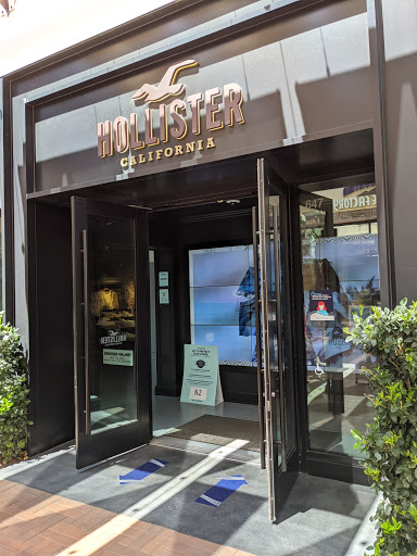 Clothing Store «Hollister Co.», reviews and photos, 647 Spectrum Center Dr, Irvine, CA 92618, USA