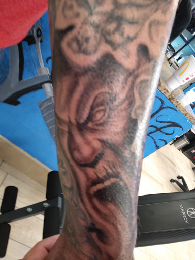 Explore finger tattoo ideas for guys, creative tattoo ideas in Houston, available at Orlandos Tattoo Studio