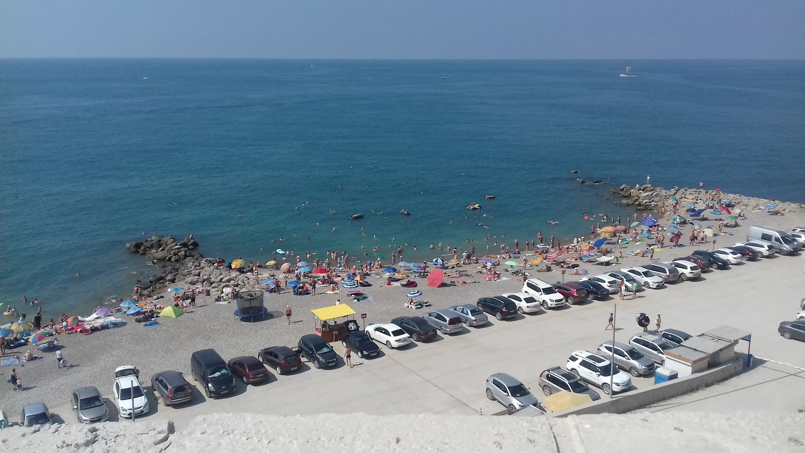 Fotografie cu New beach cu mai multe golfuri lungi