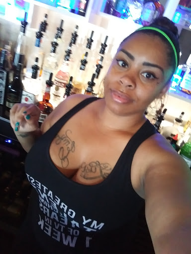 Bar & Grill «Henney Tyme Bar and Lounge», reviews and photos, 3200 Hallandale Beach Blvd, Hollywood, FL 33023, USA