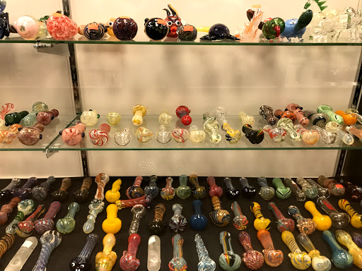 Tobacco Shop «Smoke Hut Smoke Shop», reviews and photos, 11902 Blue Ridge Boulevard g, Grandview, MO 64030, USA