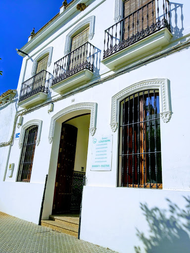 Clínica Dental Aníbal González E Hijos en El Pedroso, Sevilla