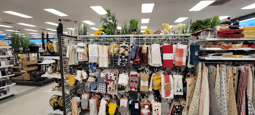 Shopping Mall «Hamilton Marketplace», reviews and photos, 130 Marketplace Blvd, Hamilton Township, NJ 08691, USA