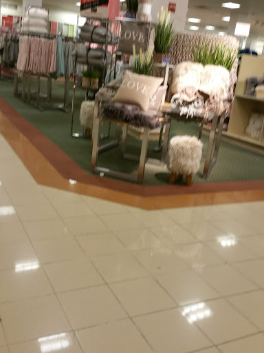 Department Store «Century 21 Department Store», reviews and photos, 1085 Old Country Rd, Westbury, NY 11590, USA