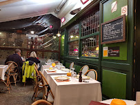 Atmosphère du Restaurant de fruits de mer Restaurant L'escale à Honfleur - n°18
