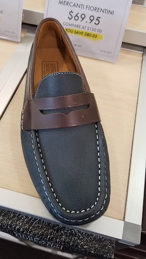 Shoe Store «DSW Designer Shoe Warehouse», reviews and photos, 10515 N Mopac Expy, Austin, TX 78759, USA