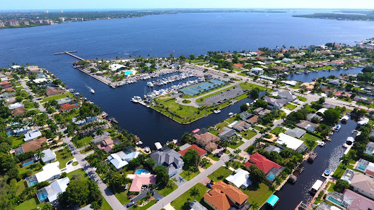 Vacation in Florida Inc. - Boat Rental Cape Coral 3637 Del Prado Blvd S, Cape Coral, FL 33904