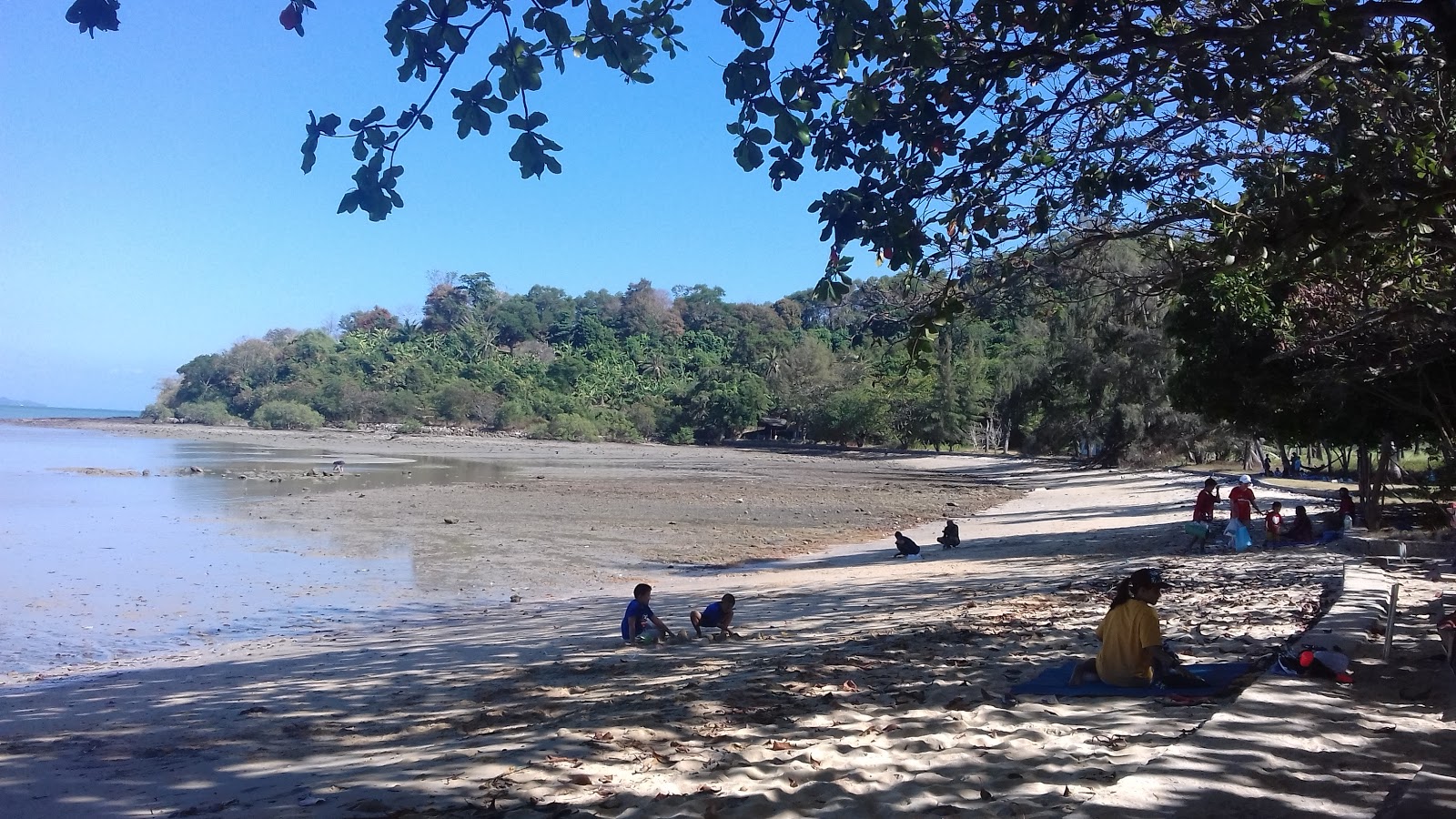 Zdjęcie Koh Sirey Beach z przestronna linia brzegowa