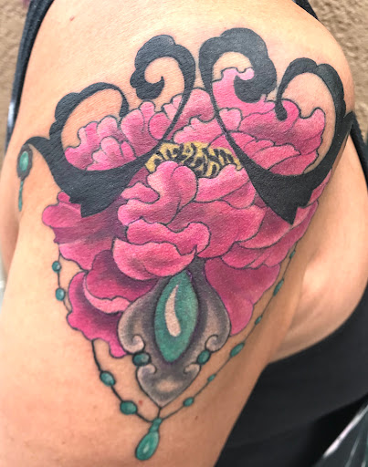 Tattoo Shop «Madame Lazonga Tattoo», reviews and photos, 1529 Western Ave, Seattle, WA 98101, USA