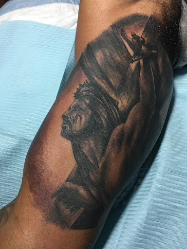 Tattoo Shop «Studio Seven Design LLC», reviews and photos, 1324A Main St, Cincinnati, OH 45202, USA