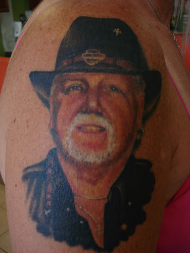 Tattoo Shop «Oasis Tattoo Company», reviews and photos, 445 Woodman Dr, Dayton, OH 45431, USA