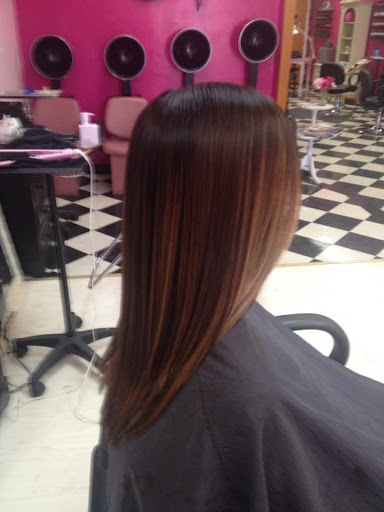 Beauty Salon «Primp Parlour», reviews and photos, 909 E Aurora Rd, Macedonia, OH 44056, USA