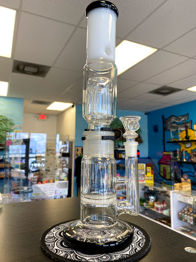 Tobacco Shop «J&J Smoke Shop», reviews and photos, 4520 Hallandale Beach Blvd, Pembroke Park, FL 33023, USA