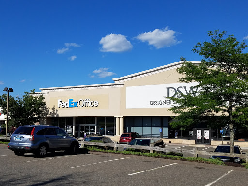 Shoe Store «DSW Designer Shoe Warehouse», reviews and photos, 1595 CT-71, Farmington, CT 06032, USA