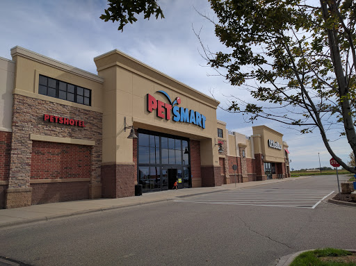 PetSmart, 11200 Fountains Way, Maple Grove, MN 55369, USA, 