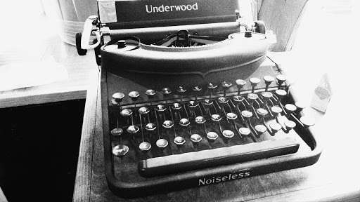 Used Book Store «Loganberry Books», reviews and photos, 13015 Larchmere Blvd, Cleveland, OH 44120, USA