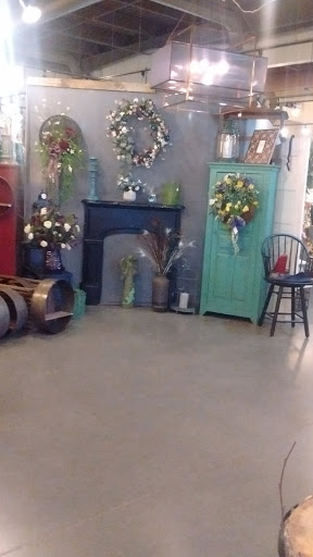 Candle Store «Warm Glow Candle Store», reviews and photos, 2131 N Centerville Rd, Centerville, IN 47330, USA