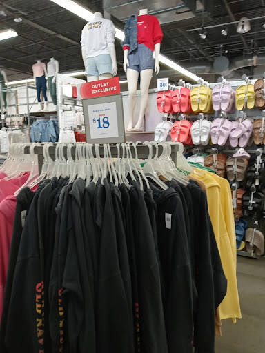 Clothing Store «Old Navy», reviews and photos, 15661 S Apopka Vineland Rd, Orlando, FL 32821, USA
