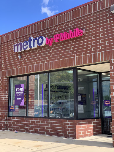 Cell Phone Store «MetroPCS Authorized Dealer», reviews and photos, 671 Spartanburg Hwy, Hendersonville, NC 28792, USA