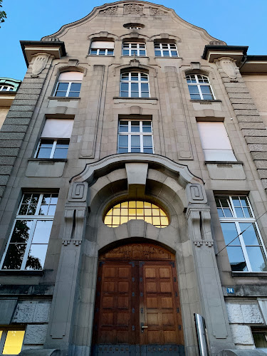 Rezensionen über Zentrum für Rechtsetzungslehre, Universität Zürich in Zürich - Universität