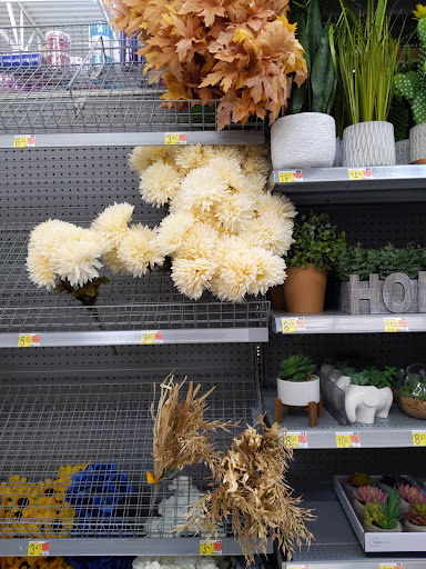 Discount Store «Walmart», reviews and photos, 40 Drury Dr, La Plata, MD 20646, USA