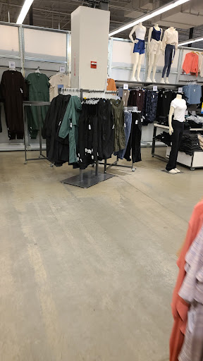 Clothing Store «Old Navy», reviews and photos, 90 Pleasant Valley St, Methuen, MA 01844, USA