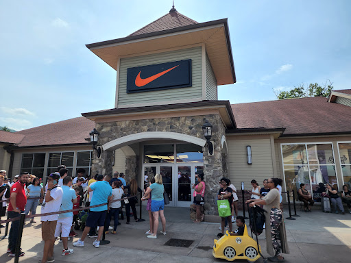 Clothing Store «Nike Factory Store», reviews and photos, 600 Bluebird Ct, Central Valley, NY 10917, USA