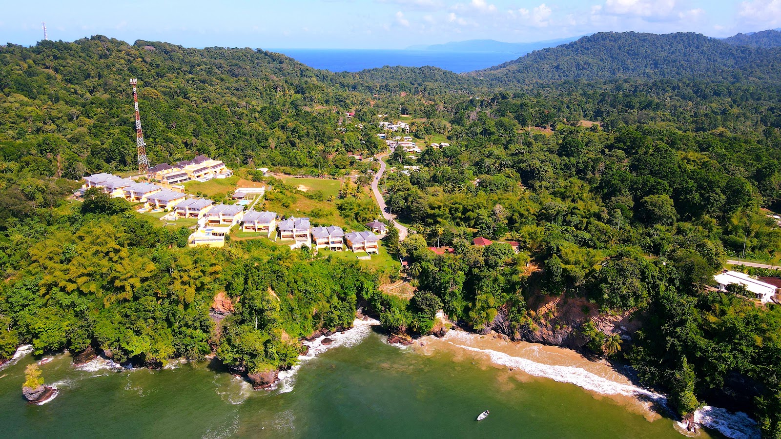 100 Steps beach'in fotoğrafı çok temiz temizlik seviyesi ile