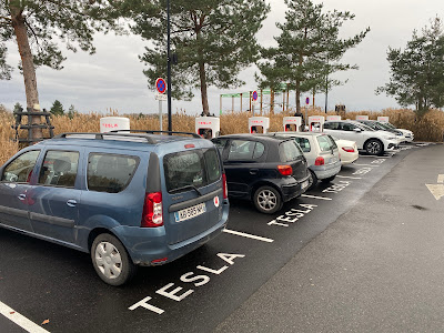 Tesla Supercharger à Chambray-lès-Tours