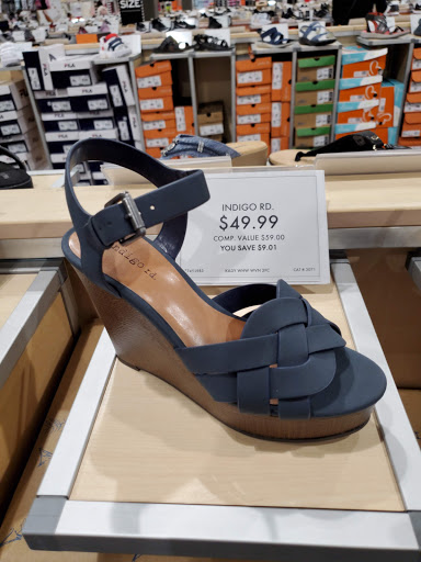 Shoe Store «DSW Designer Shoe Warehouse», reviews and photos, 3638 Welsh Rd, Willow Grove, PA 19090, USA