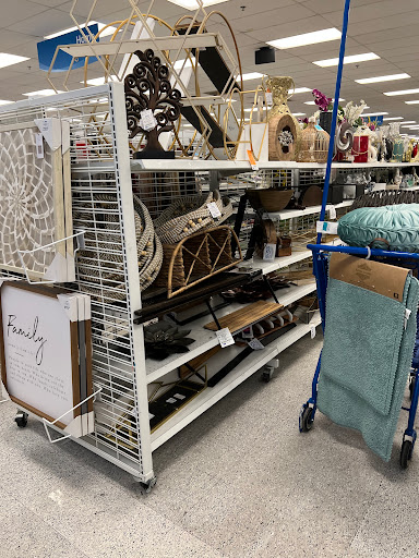 Clothing Store «Ross Dress for Less», reviews and photos, 7612 Denton Hwy, Watauga, TX 76148, USA