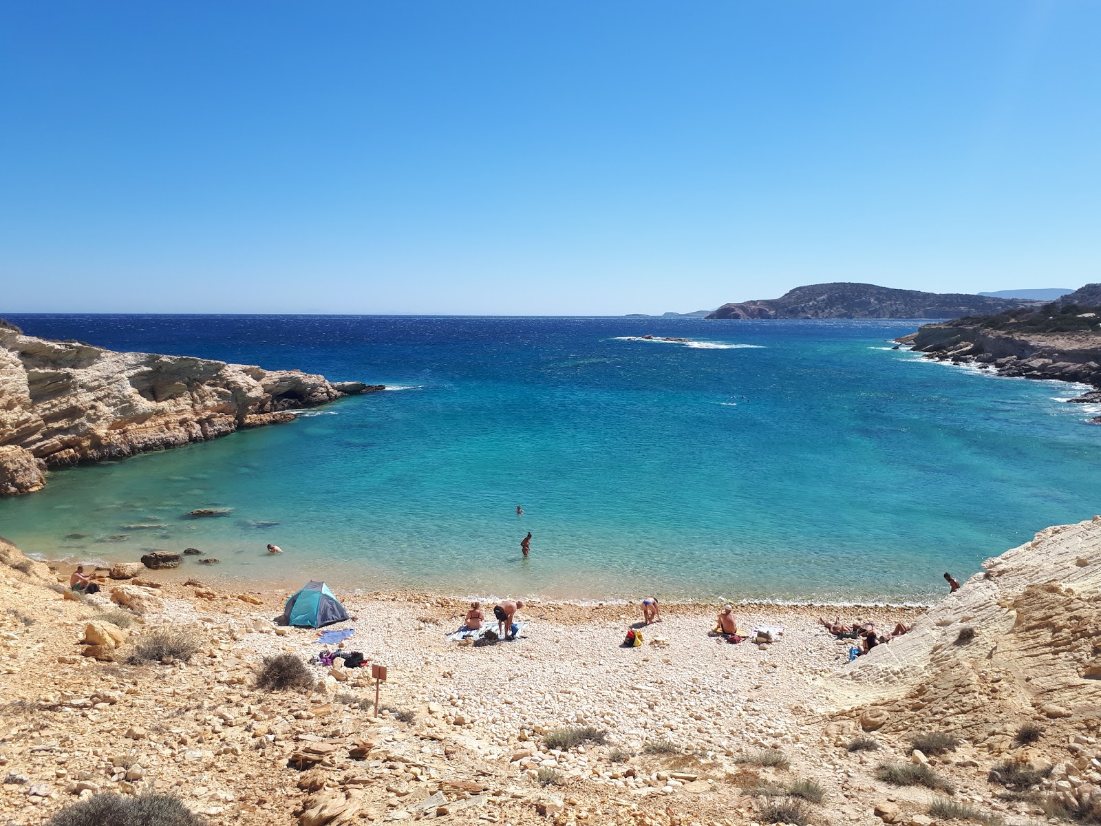 Foto di Laki Beach con una superficie del terreno roccioso