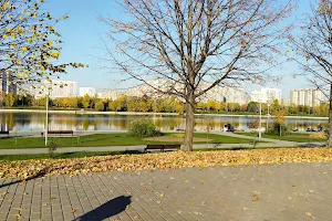 Brateyevskiy Kaskadnyy Park image