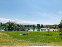 Foto von Plage du Lac De Romagnieu - beliebter Ort unter Entspannungskennern