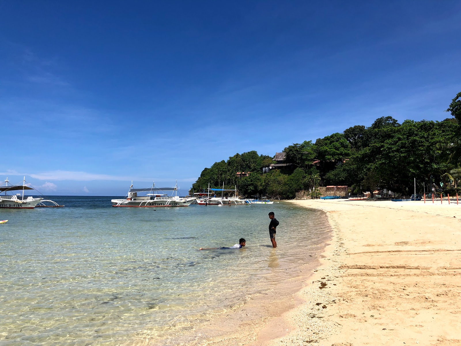 Photo de Punta Ballo Beach zone des équipements